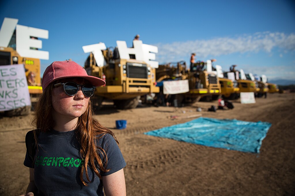 militante de Greenpeace contre la déforestation