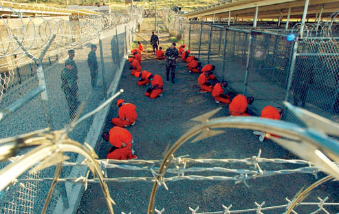 Détenus dans le camp de Guantanamo en janvier 2002