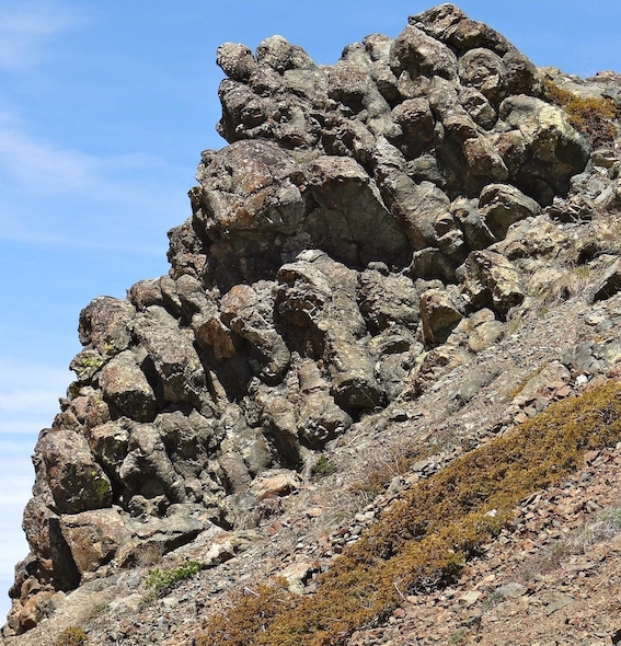 basaltes en coussin dans le massif du Chenaillet